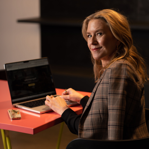 ahlestal-half-image-3